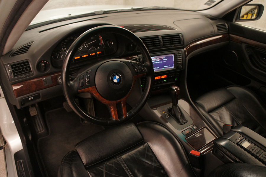 bmw_7_web_4